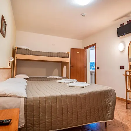 Zodiaco & Hotel Vaneze