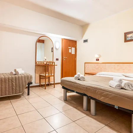 Hotel Zodiaco & 3*