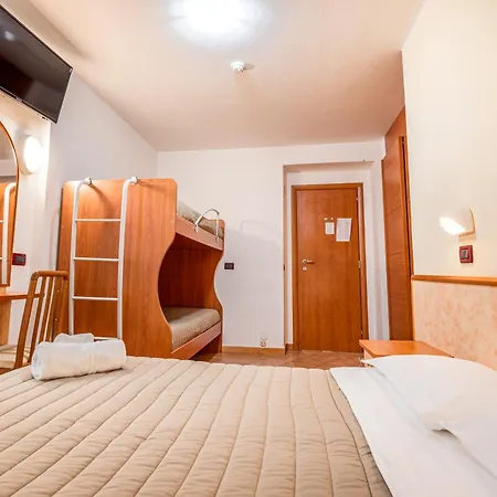 Hotel Zodiaco & 3*
